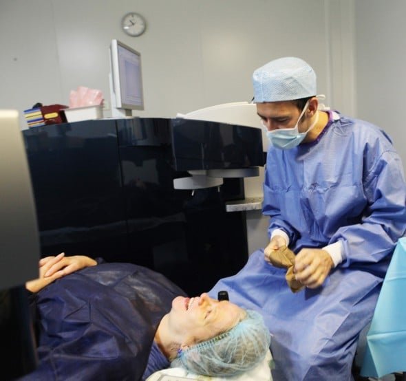 Déroulement d'une chirurgie réfractive